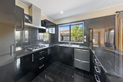 Photo of property in 1 Waylen Place, Burswood, Auckland, 2013