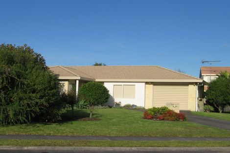 Photo of property in 30 Lakeside Drive, Orewa, 0931