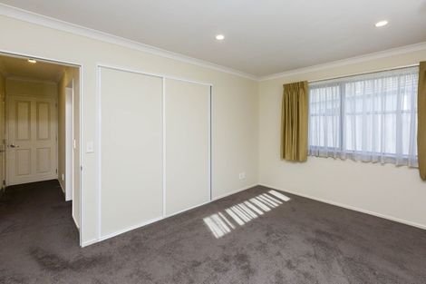 Photo of property in 4b Savage Crescent, Upper Hutt Central, Upper Hutt, 5018