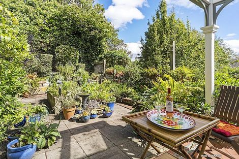 Photo of property in 138 Elizabeth Street, Mount Victoria, Wellington, 6011