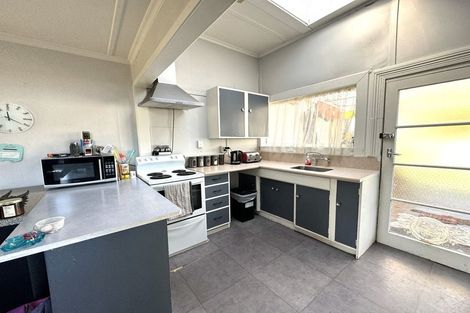 Photo of property in 105 Clyde Street, Balclutha, 9230