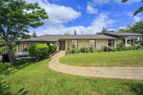Photo of property in 547 Glenfield Road, Glenfield, Auckland, 0629