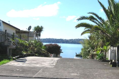 Photo of property in 2/62 Spinnaker Drive, Te Atatu Peninsula, Auckland, 0610