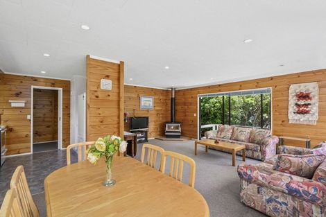 Photo of property in 16 Irwin Place, Kinloch, Taupo, 3377