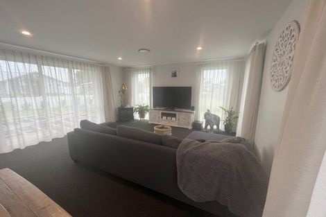 Photo of property in 21 Read Crescent, Clive, 4102