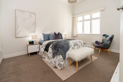 Photo of property in 8 Shannon Street, Mount Victoria, Wellington, 6011