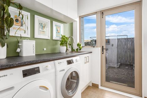 Photo of property in 61 Quadrant Heights, Paraparaumu, 5032