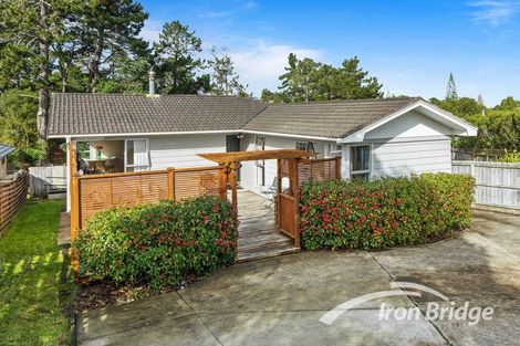 Photo of property in 14 Regency Place, Sunnynook, Auckland, 0632