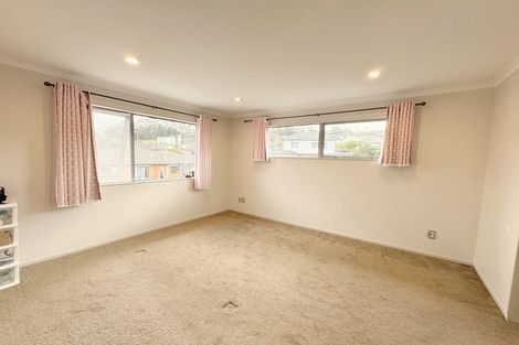 Photo of property in 35 South Kensington Way, Henderson, Auckland, 0612