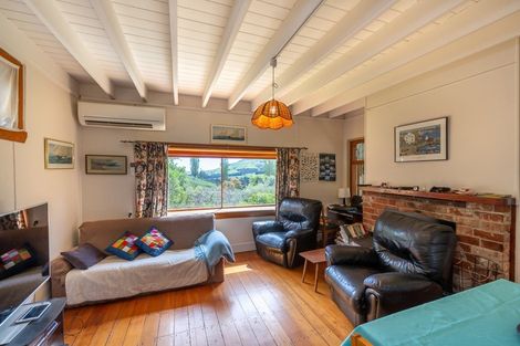 Photo of property in 8 Shadbolts Road, Pigeon Bay, Akaroa, 7583