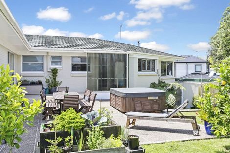 Photo of property in 13 Hanover Place, Pahurehure, Papakura, 2113