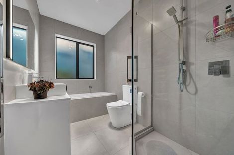 Photo of property in 13 James Elliot Way, Pokeno, 2402