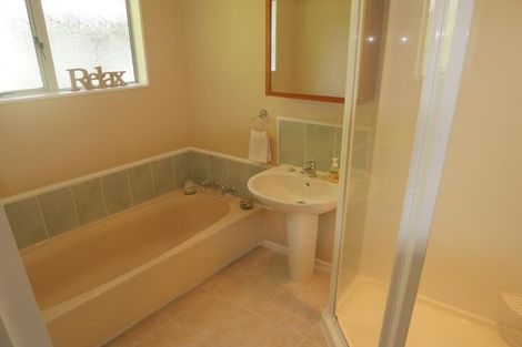 Photo of property in 25 Hartford Crescent, Totara Park, Upper Hutt, 5018