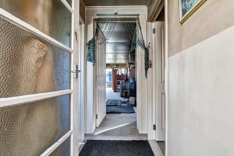 Photo of property in 82 Railway Street, Eltham, 4322