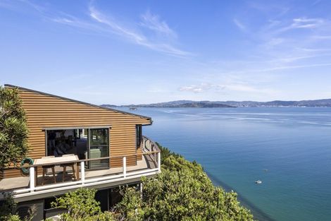Photo of property in 55 Ferry Road, Days Bay, Lower Hutt, 5013