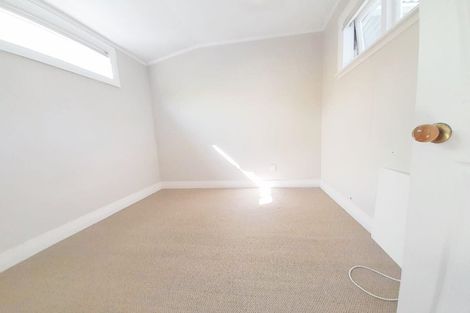 Photo of property in 4 Woodglen Road, Glen Eden, Auckland, 0602