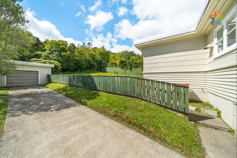 Photo of property in 77 Horoeka Street, Stokes Valley, Lower Hutt, 5019