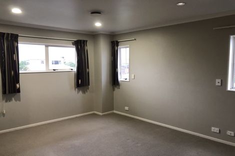 Photo of property in 8 Fergy Crescent, Wattle Downs, Auckland, 2103