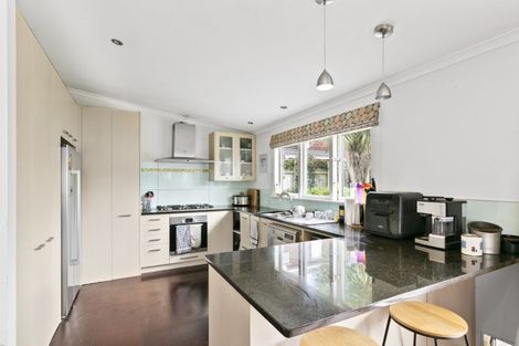 Photo of property in 160 Russell Terrace, Berhampore, Wellington, 6023