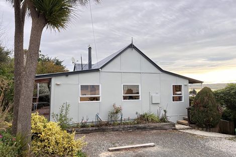 Photo of property in 24 Nore Street, Waihola, Milton, 9073