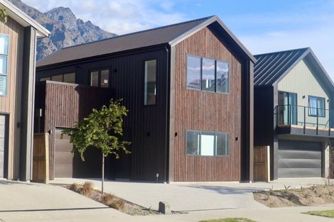 Photo of property in 31 Howden Drive, Jacks Point, 9371