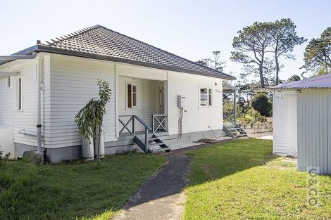 Photo of property in 231 Waitakere Road, Taupaki, Henderson, 0782
