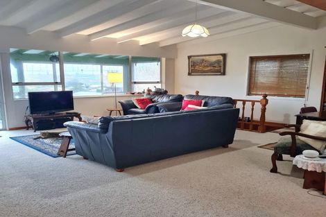 Photo of property in 13 Waiora Road, Stanmore Bay, Whangaparaoa, 0932