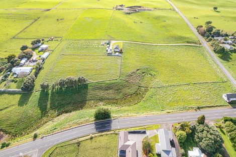 Photo of property in 15 Rangitatau Road West, Pakaraka, Wanganui, 4574