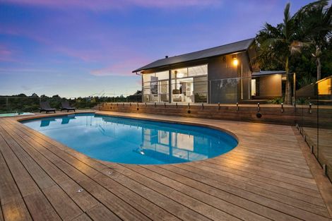 Photo of property in 91 Mountain Road, Henderson Valley, Auckland, 0612