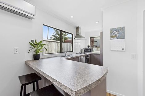 Photo of property in 12 Cambridge Street, Tawa, Wellington, 5028