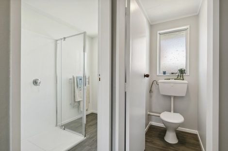 Photo of property in 5 Burdendale Grove, Churton Park, Wellington, 6037