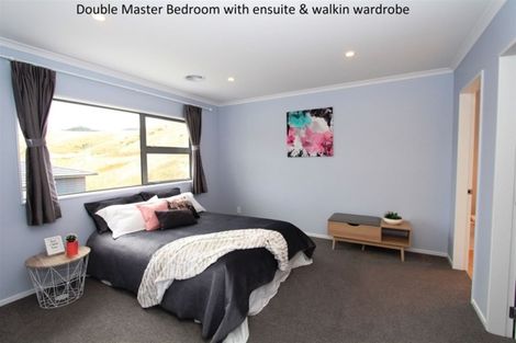 Photo of property in 5 Prestwich Rise, Churton Park, Wellington, 6037