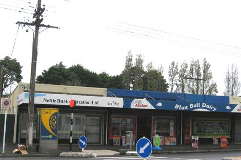 Photo of property in 121 Glendale Road, Glen Eden, Auckland, 0602