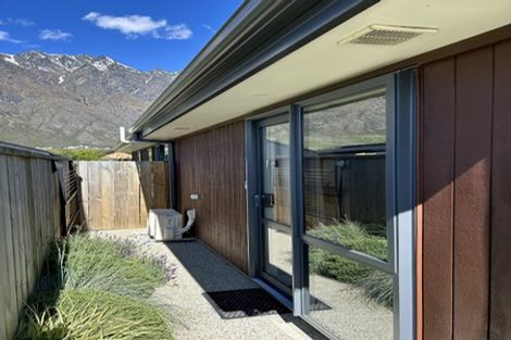 Photo of property in 21 Bale Road, Jacks Point, 9371