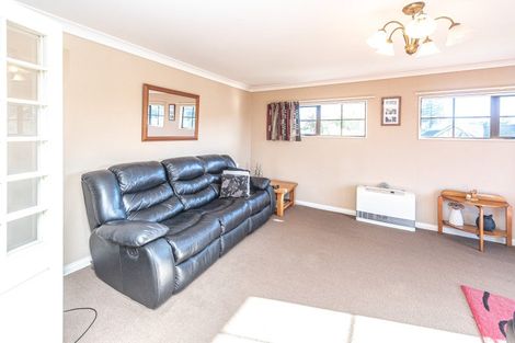 Photo of property in 83 Parkes Avenue, Saint Johns Hill, Whanganui, 4501
