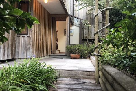 Photo of property in 38 Oneroa Road, Russell, 0202