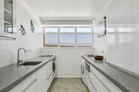 Photo of property in Gateway Apartments, 19 Maida Vale Road, Roseneath, Wellington, 6011