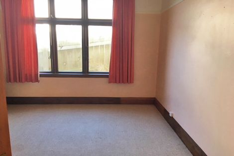 Photo of property in 30 Wharfe Street, South Hill, Oamaru, 9400