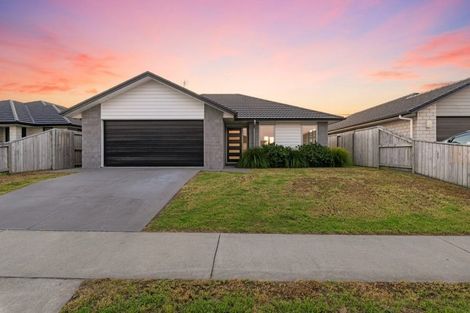 Photo of property in 17 Te Kio Crescent, Papamoa Beach, Papamoa, 3118
