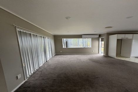 Photo of property in 16 Taupo Street, Green Bay, Auckland, 0604