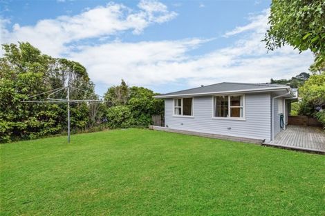 Photo of property in 6 Westleigh Way, Newlands, Wellington, 6037