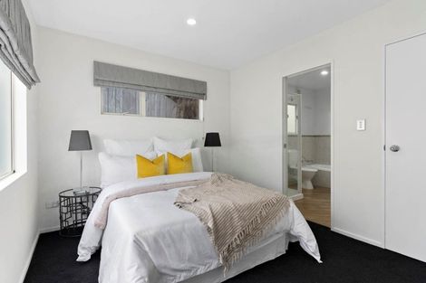 Photo of property in 1/48a Exmouth Road, Northcote, Auckland, 0627