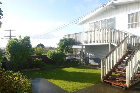 Photo of property in 1 Cron Avenue, Te Atatu South, Auckland, 0610