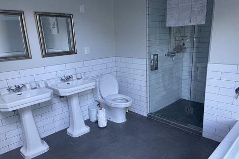 Photo of property in 82 Moana Road, Kelburn, Wellington, 6012