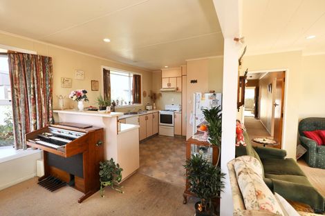 Photo of property in 69 Main North Road, Geraldine, 7930