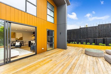 Photo of property in 17 Arawaru Avenue, Wainui, 0992