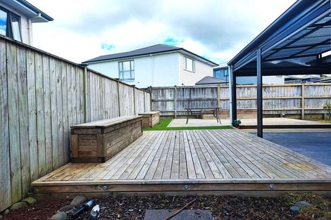 Photo of property in 4 Arthur Rolfe Lane, Swanson, Auckland, 0614