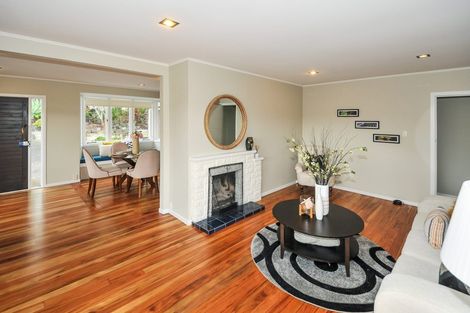 Photo of property in 105 Selwyn Crescent, Forrest Hill, Auckland, 0620