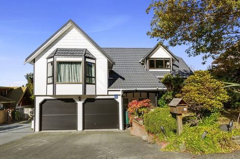 Photo of property in 6 Duval Grove, Tawa, Wellington, 5028
