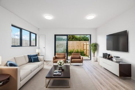 Photo of property in 4/43b Waimumu Road, Massey, Auckland, 0614